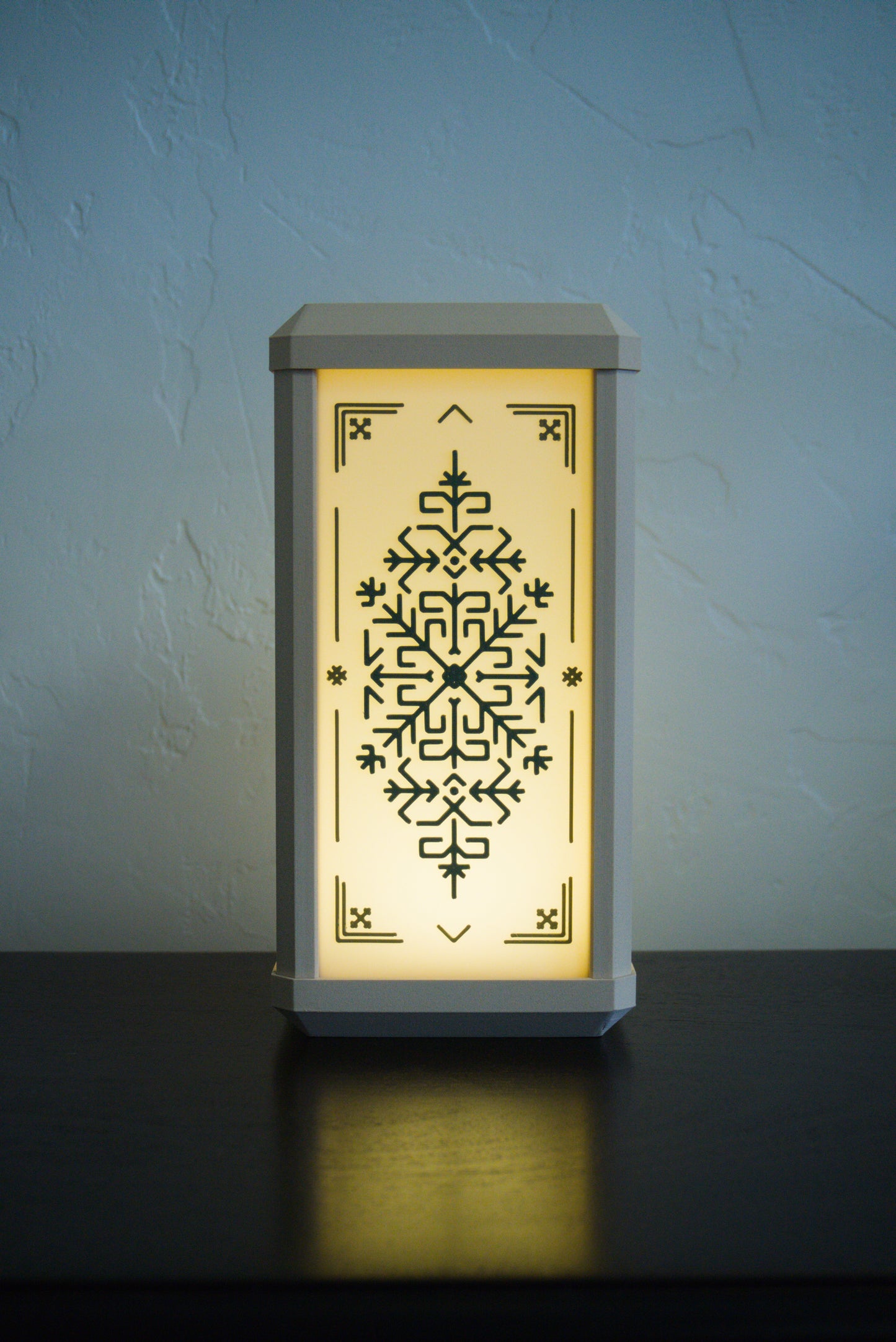 Galda lampa "Austras koks"